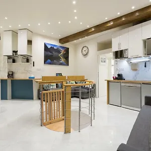 Louvre Luxury & Apartment Paris
